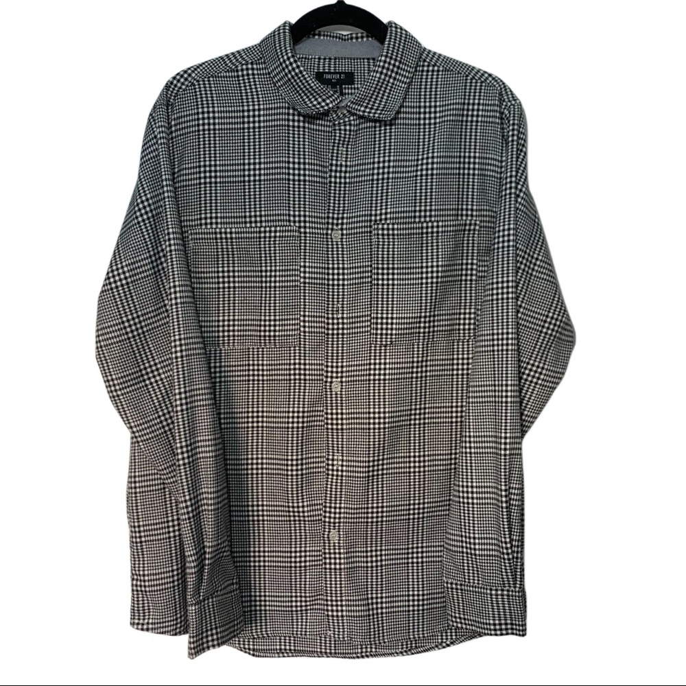 F21 B&W FLANNEL SIZE M